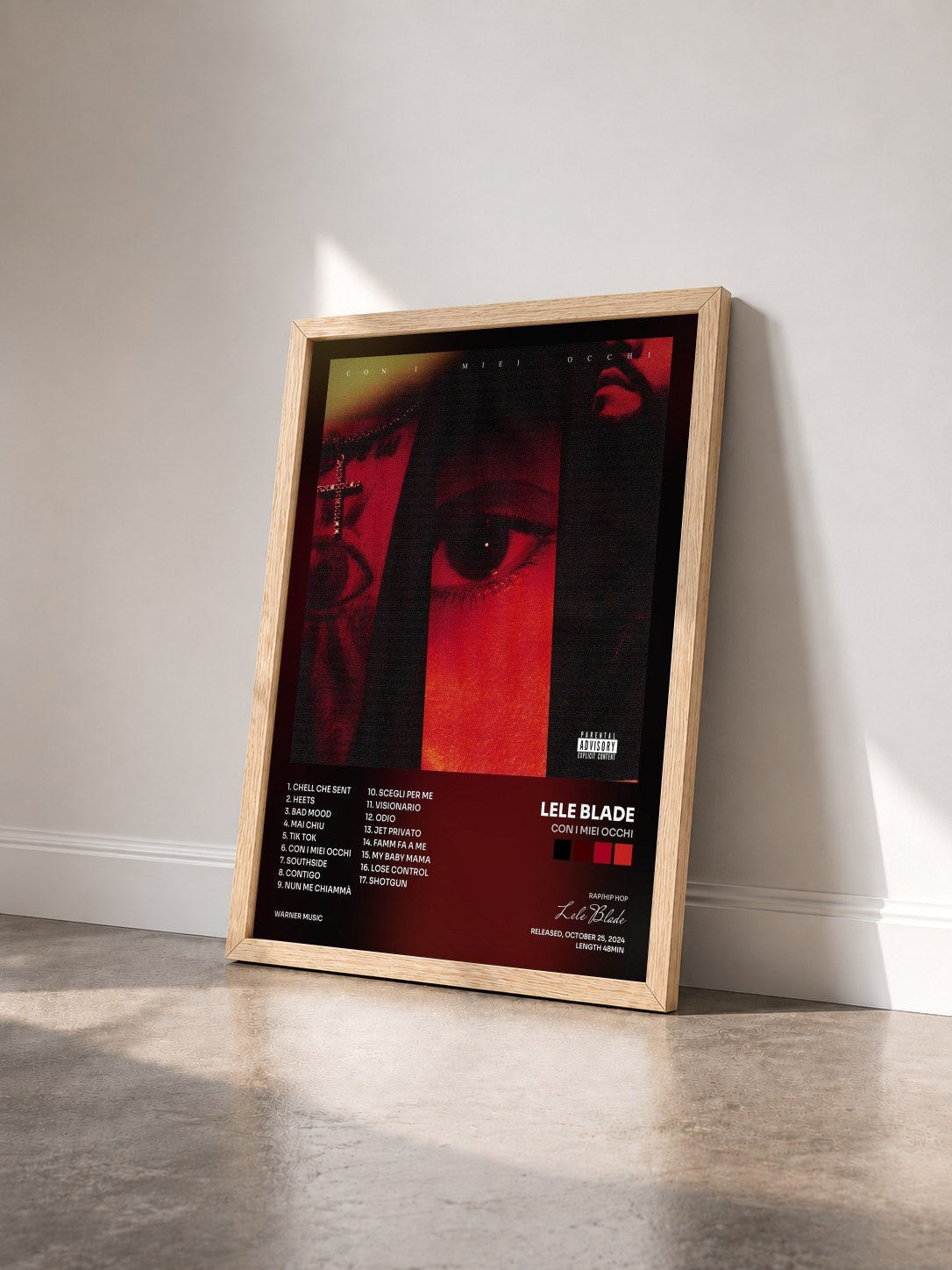 #bois Tableau de l'album CON I MIEI OCCHI de Lele Blade vu de trois quarts, cadre en bois brut