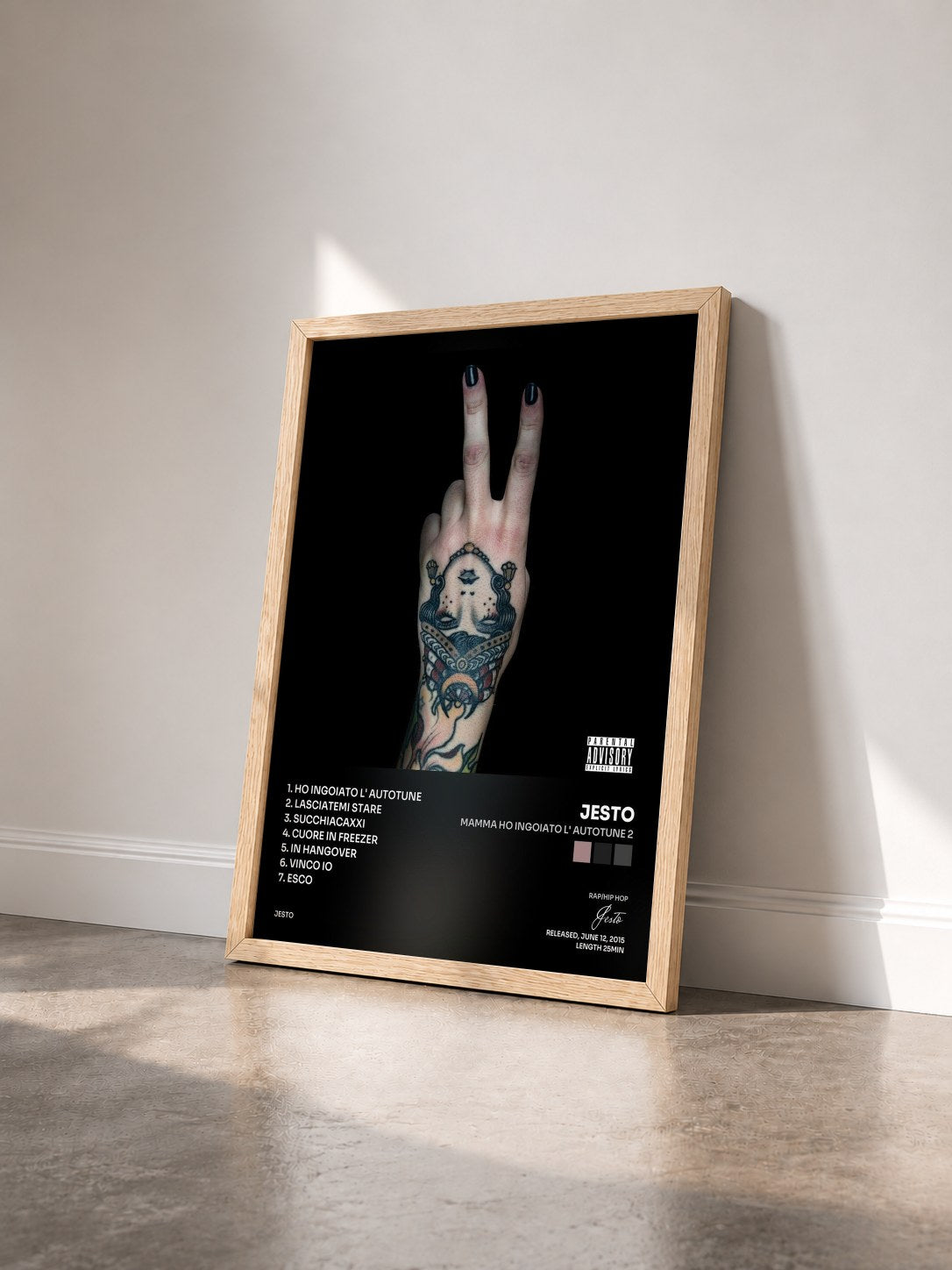 #bois Tableau de l'album Mamma Ho Ingoiato L' Autotune 2 de Jesto vu de trois quarts, cadre en bois brut