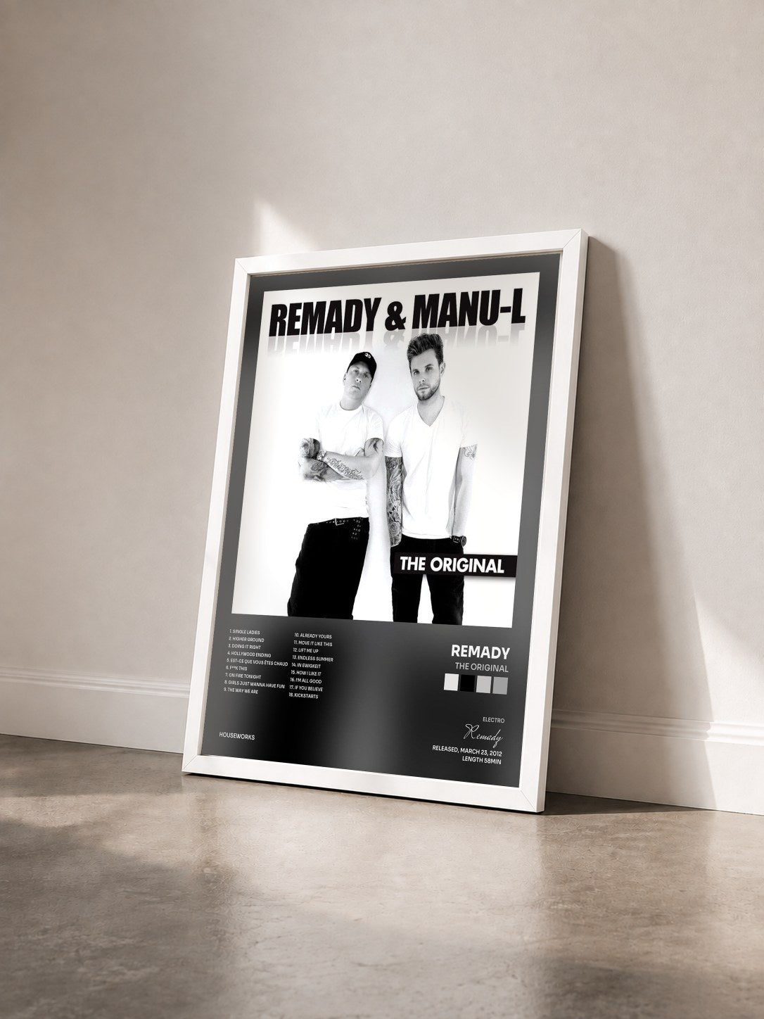 #blanc Tableau de l'album The Original de Remady vu de trois quarts, cadre blanc