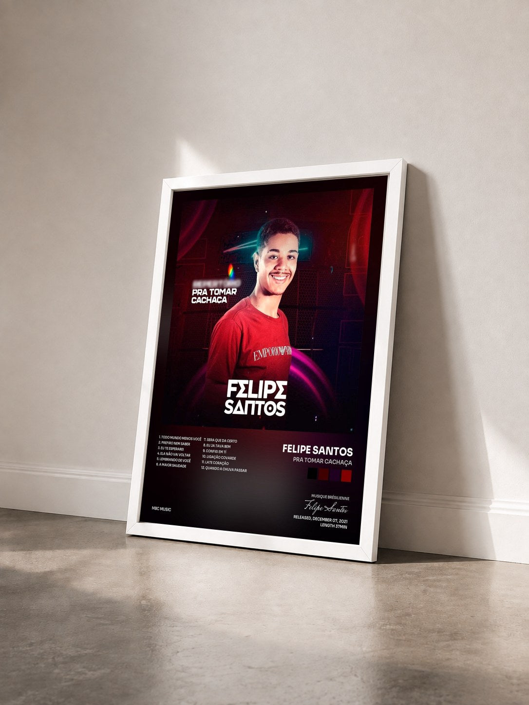 #blanc Tableau de l'album Pra Tomar Cachaça de Felipe Santos vu de trois quarts, cadre blanc