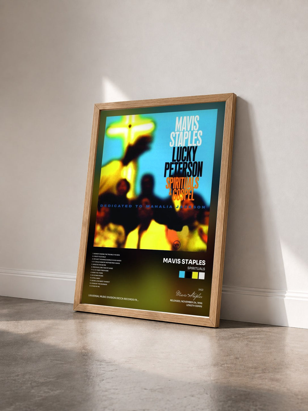 #bois Tableau de l'album Spirituals de Mavis Staples vu de trois quarts, cadre en bois brut