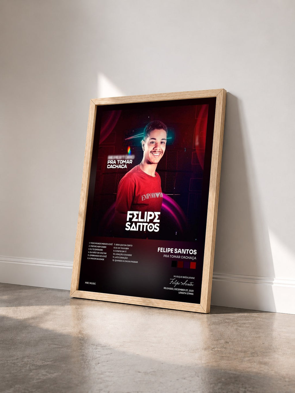 #bois Tableau de l'album Pra Tomar Cachaça de Felipe Santos vu de trois quarts, cadre en bois brut