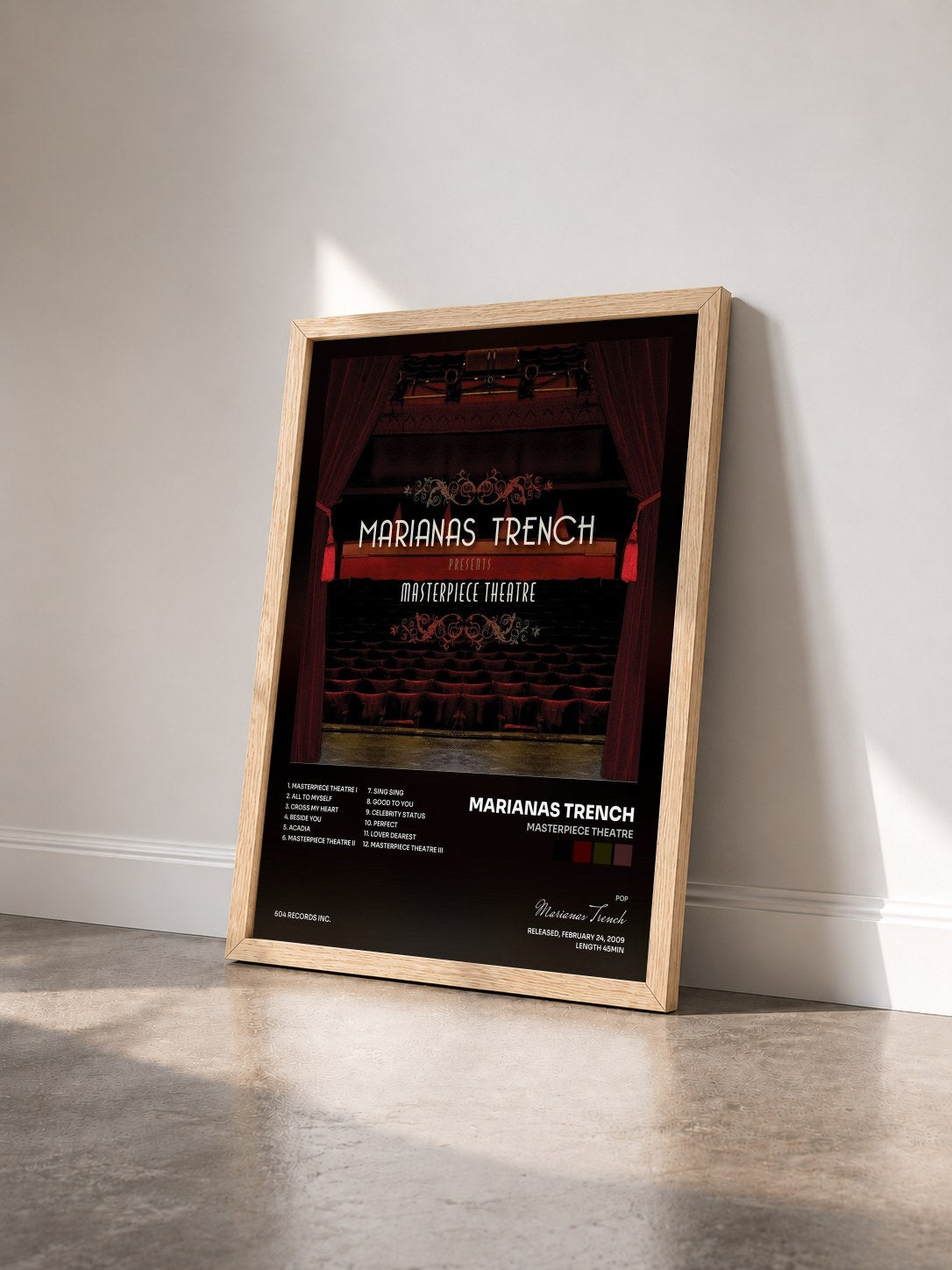 #bois Tableau de l'album Masterpiece Theatre de Marianas Trench vu de trois quarts, cadre en bois brut