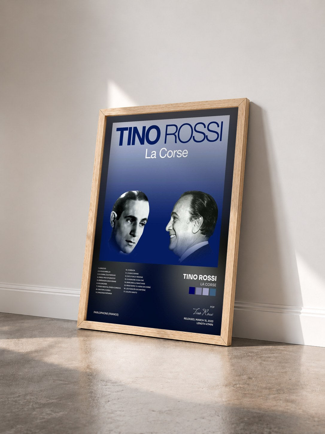 #bois Tableau de l'album La Corse de Tino Rossi vu de trois quarts, cadre en bois brut