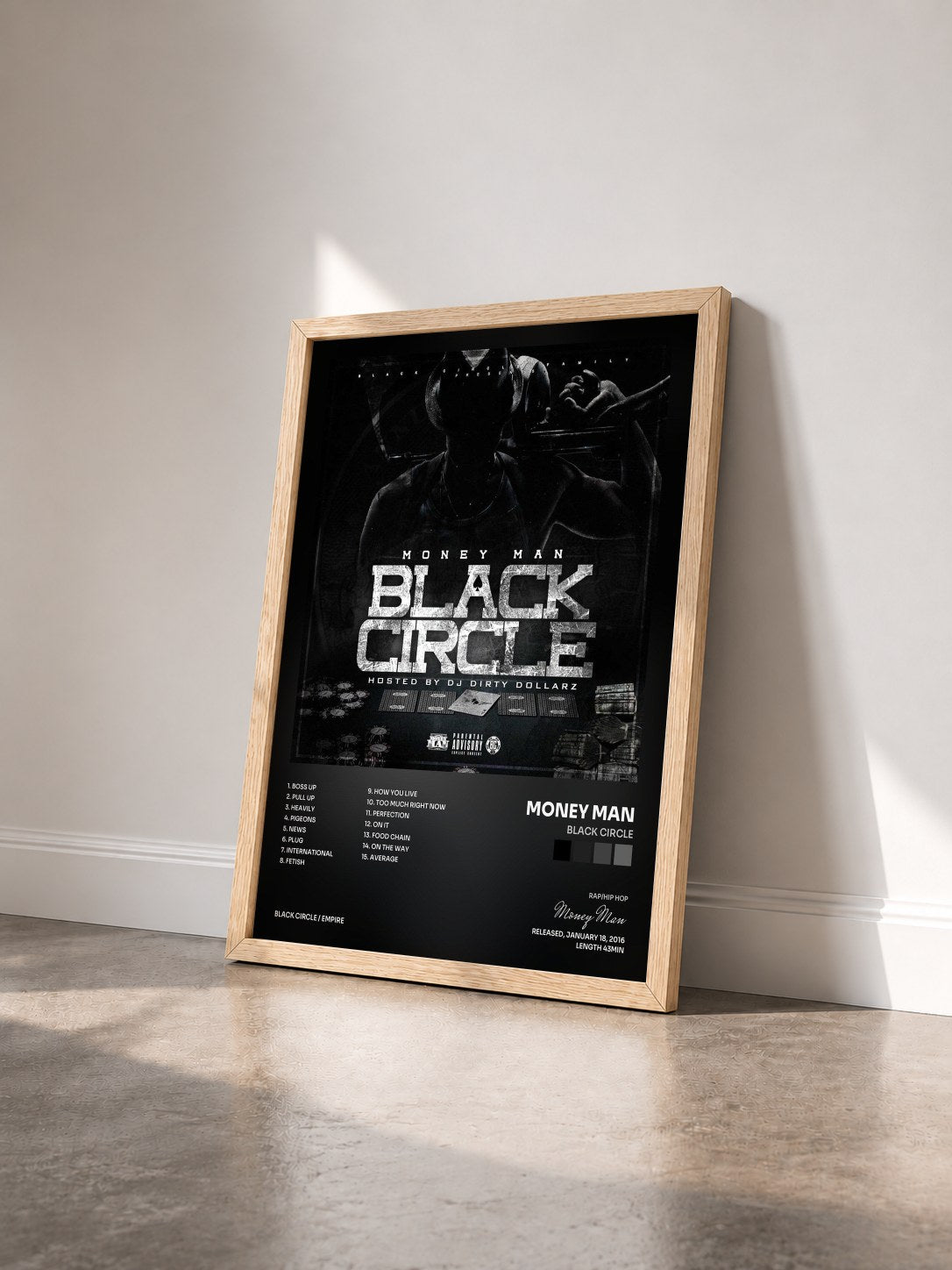 #bois Tableau de l'album Black Circle de Money Man vu de trois quarts, cadre en bois brut