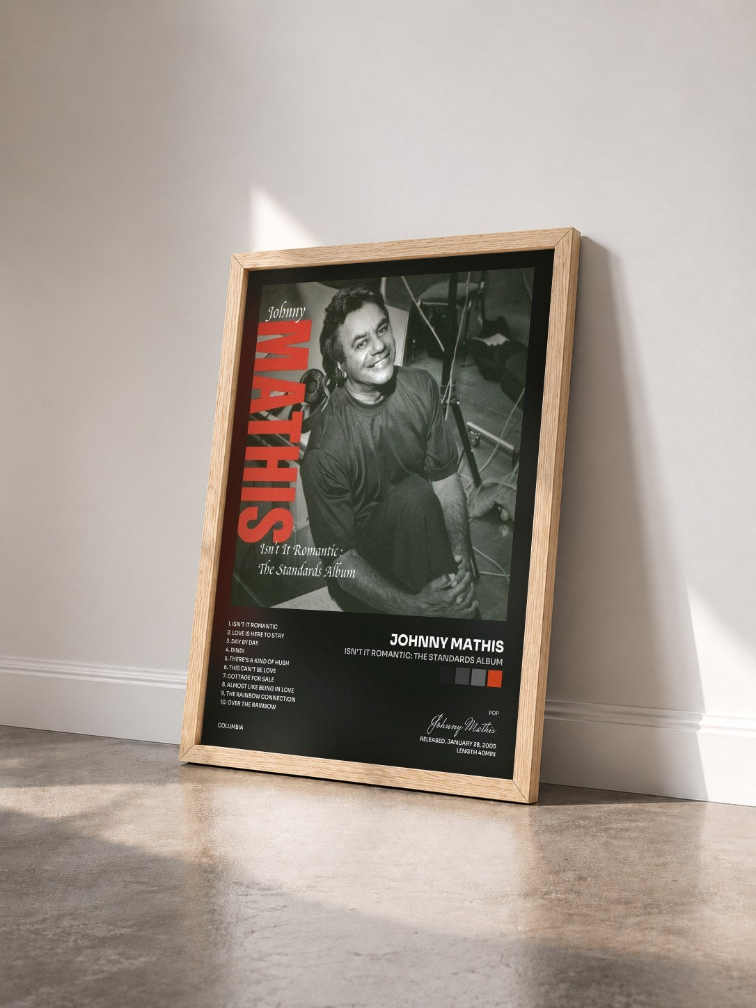 #bois Tableau de l'album Isn't it Romantic: The Standards Album de Johnny Mathis vu de trois quarts, cadre en bois brut