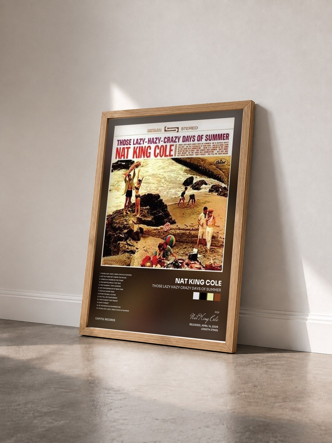 #bois Tableau de l'album Those Lazy Hazy Crazy Days Of Summer de Nat King Cole vu de trois quarts, cadre en bois brut