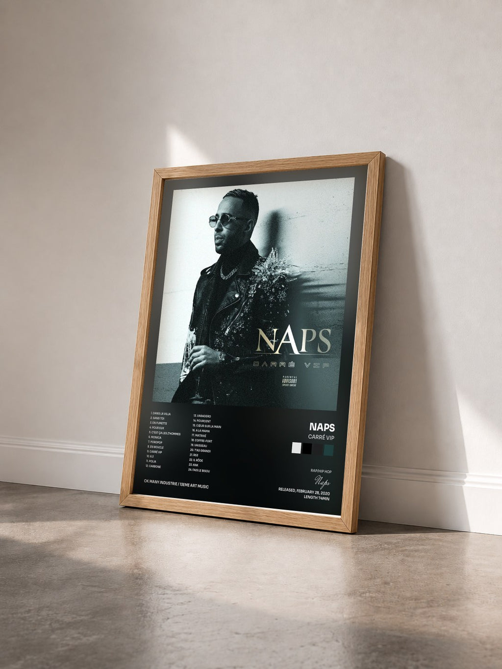 #bois Tableau de l'album Carré VIP de Naps vu de trois quarts, cadre en bois brut