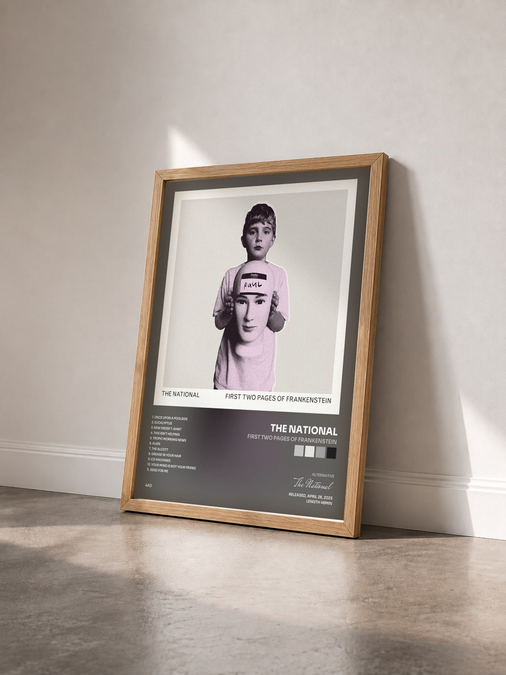 #bois Tableau de l'album First Two Pages of Frankenstein de The National vu de trois quarts, cadre en bois brut