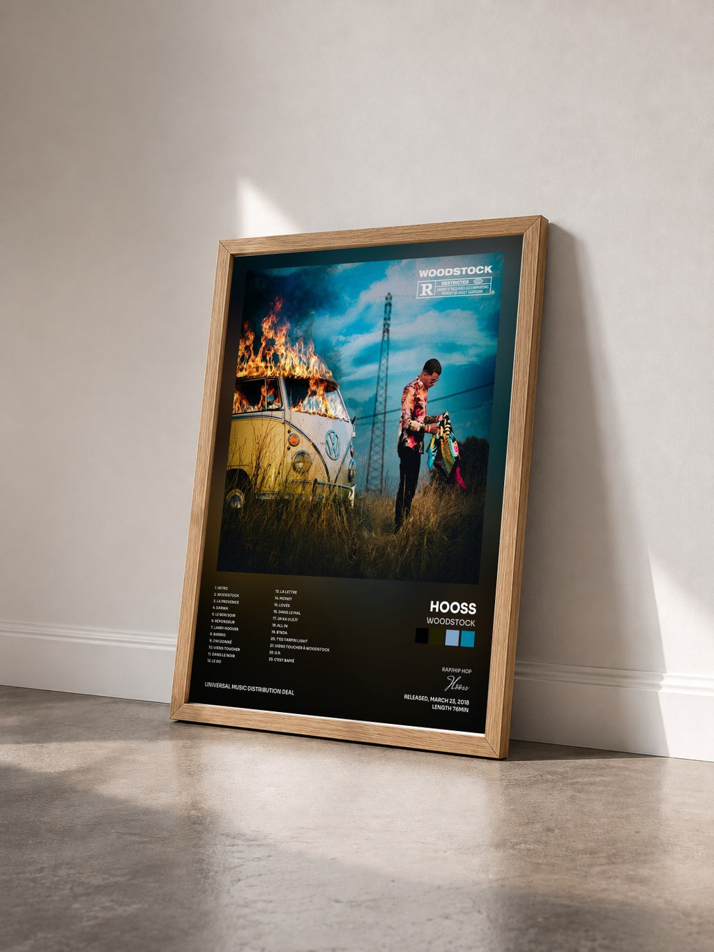 #bois Tableau de l'album Woodstock de Hooss vu de trois quarts, cadre en bois brut