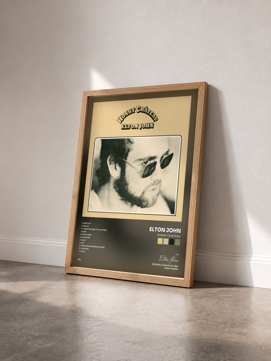 #bois Tableau de l'album Honky Chateau de Elton John vu de trois quarts, cadre en bois brut
