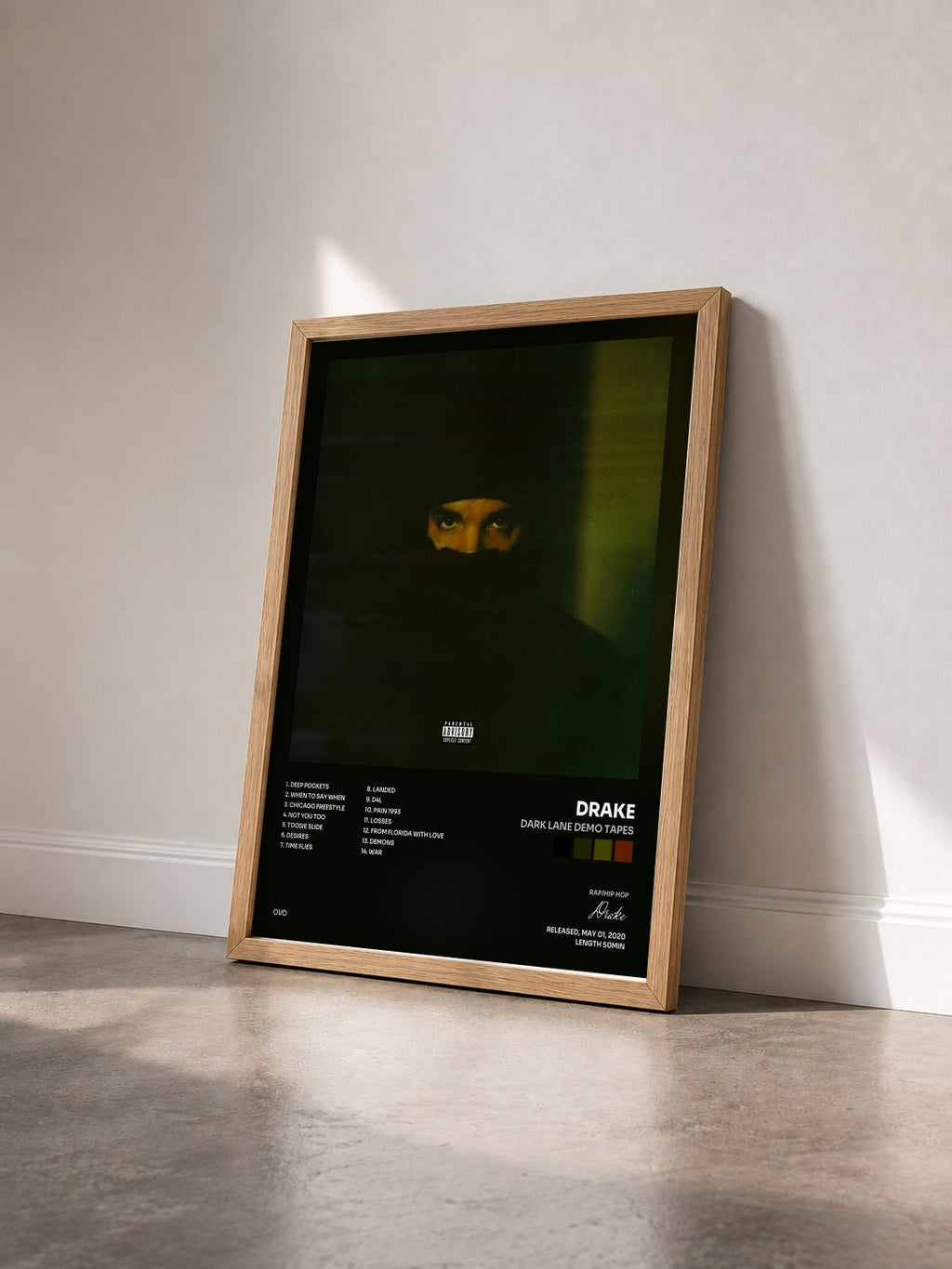 #bois Tableau de l'album Dark Lane Demo Tapes de Drake vu de trois quarts, cadre en bois brut