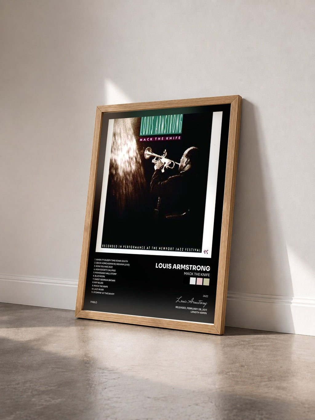 #bois Tableau de l'album Mack The Knife de Louis Armstrong vu de trois quarts, cadre en bois brut