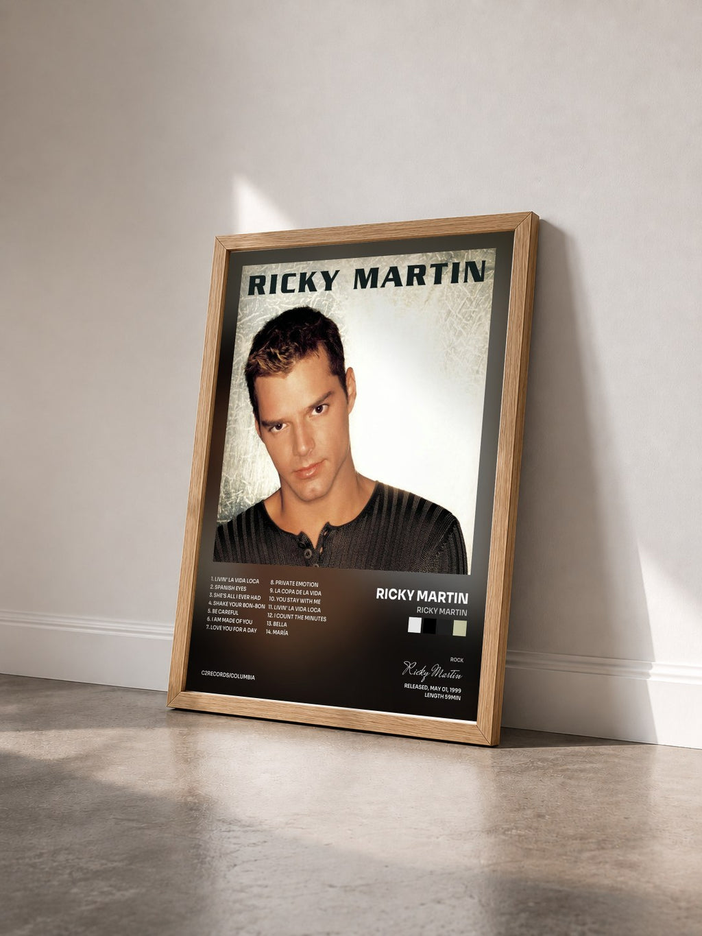 #bois Tableau de l'album Ricky Martin de Ricky Martin vu de trois quarts, cadre en bois brut
