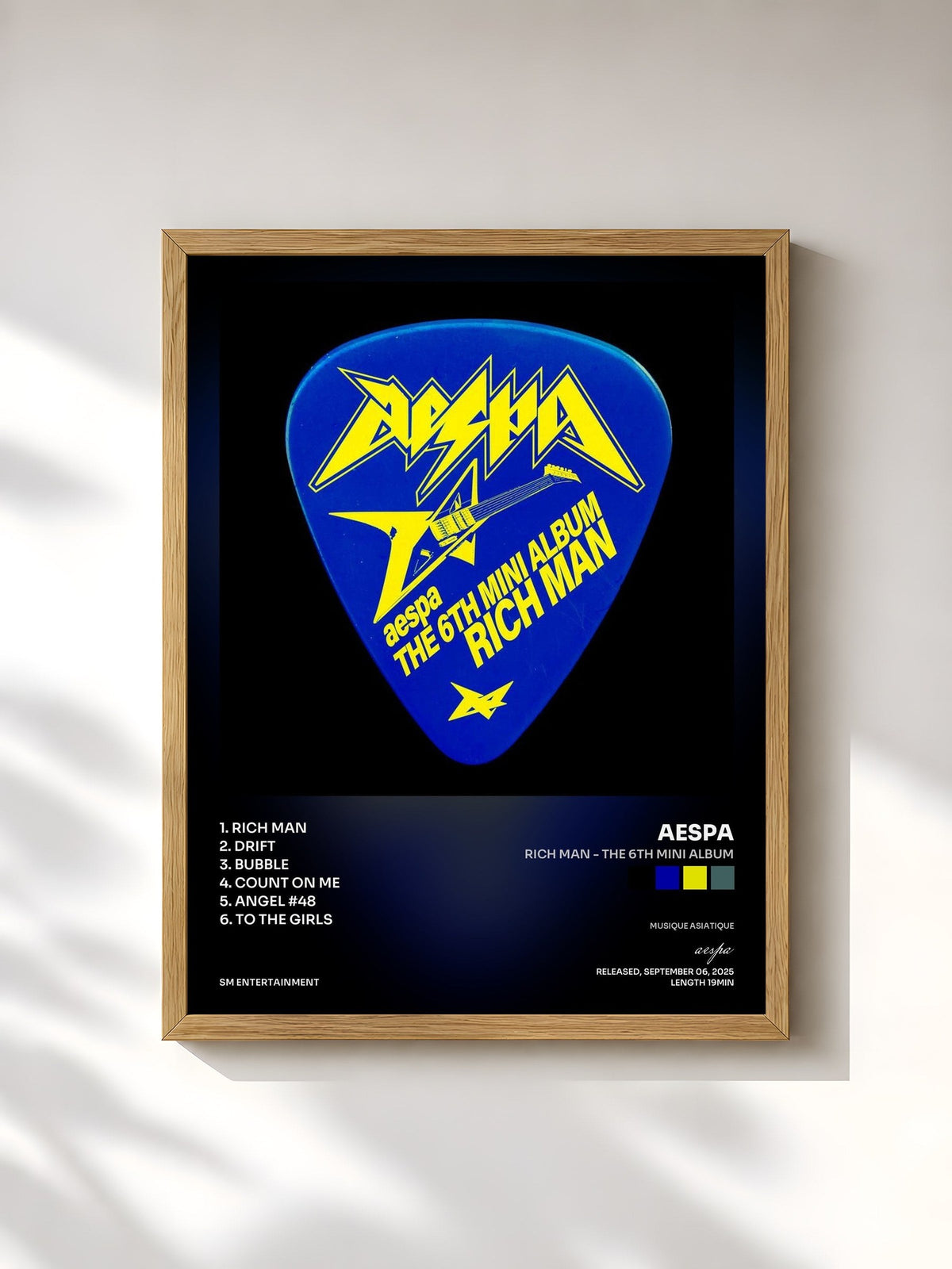 #bois Tableau de l'album Rich Man - The 6th Mini Album de aespa, cadre en bois brut, imprimé et encadré en France