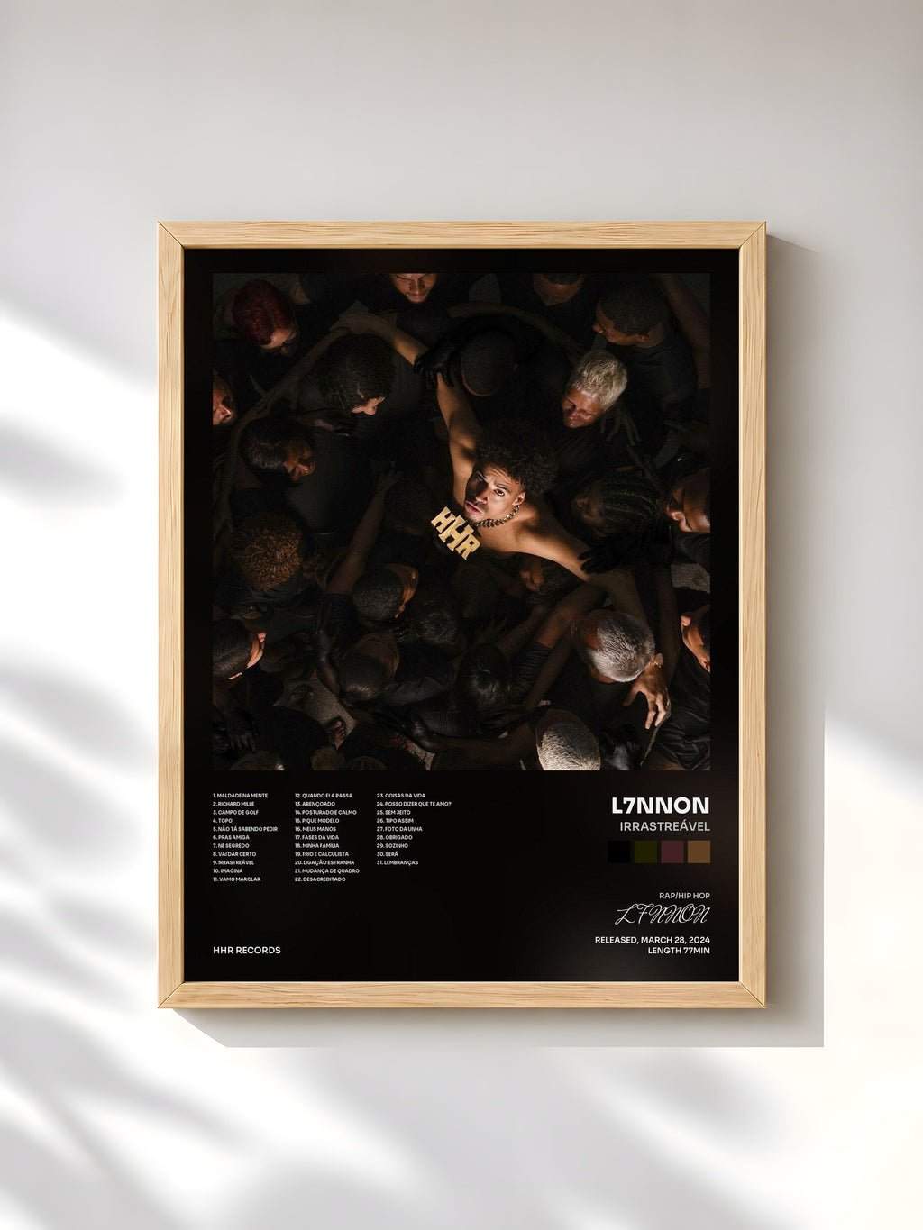 #bois Tableau de l'album IRRASTREÁVEL de L7NNON, cadre en bois brut, imprimé et encadré en France