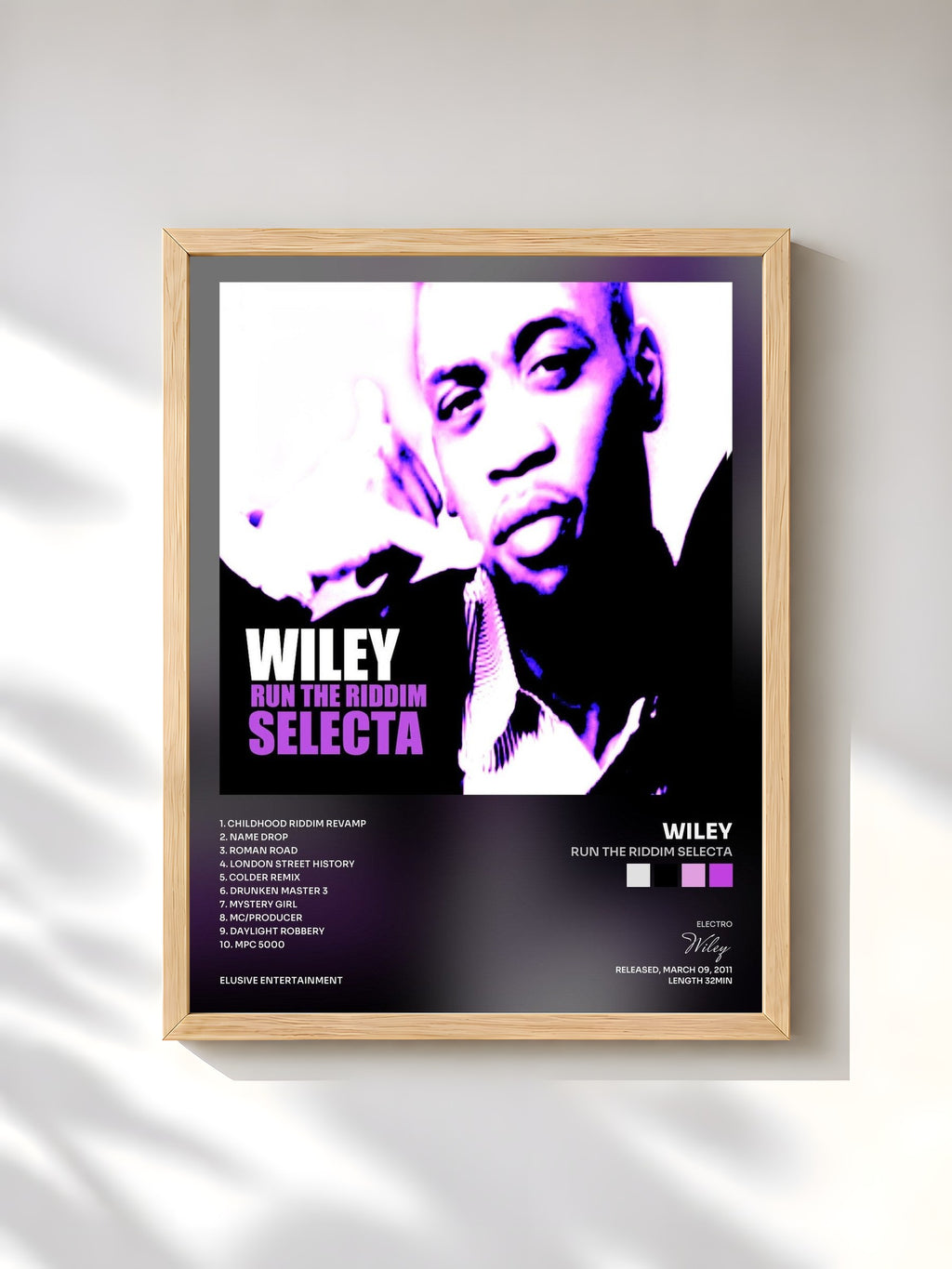 #bois Tableau de l'album Run the Riddim Selecta de Wiley, cadre en bois brut, imprimé et encadré en France