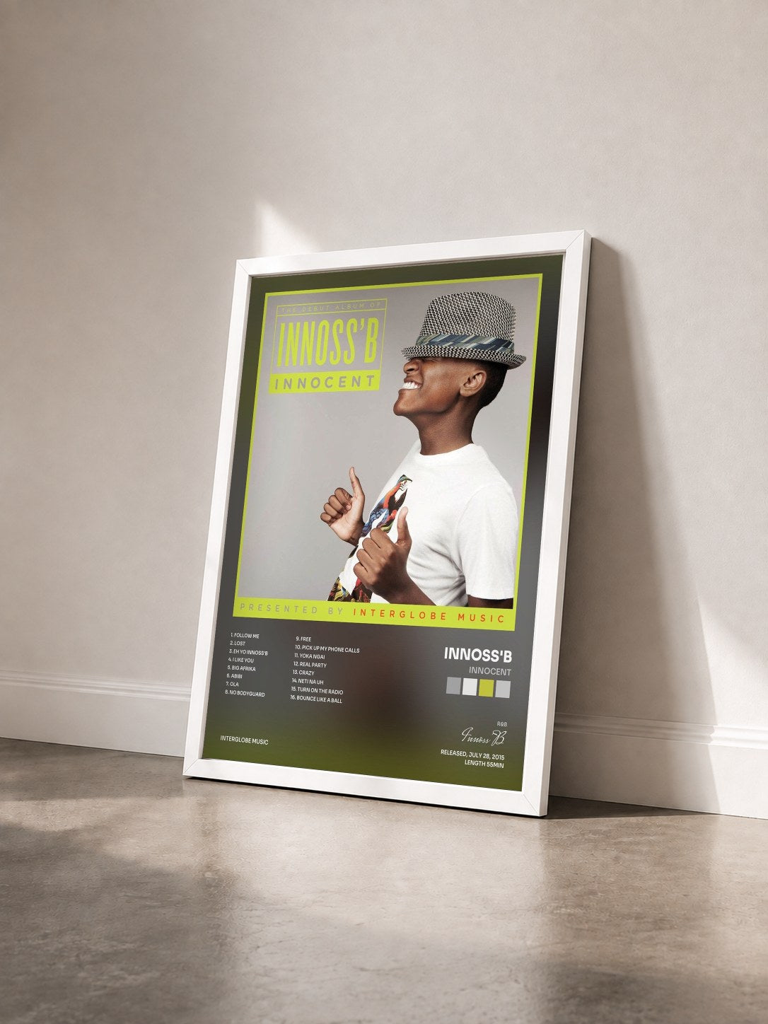 #blanc Tableau de l'album Innocent de Innoss'B vu de trois quarts, cadre blanc