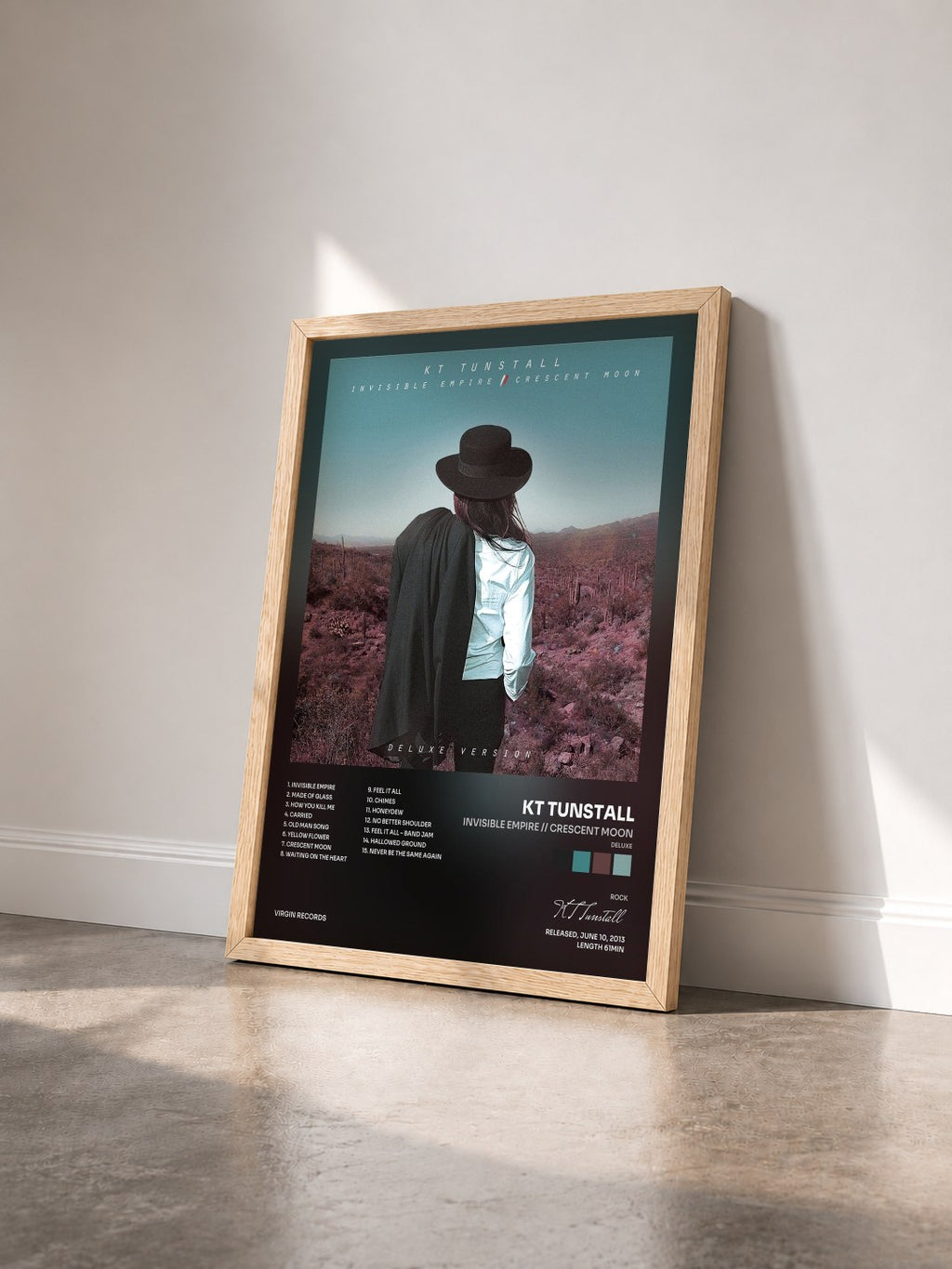 #bois Tableau de l'album Invisible Empire // Crescent Moon (Deluxe) de KT Tunstall vu de trois quarts, cadre en bois brut