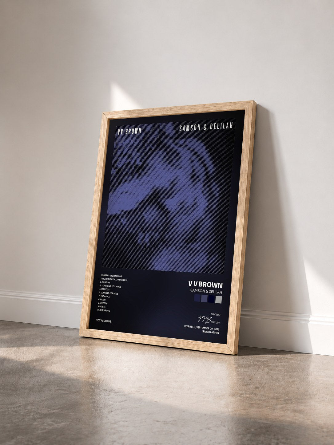 #bois Tableau de l'album Samson & Delilah de V V Brown vu de trois quarts, cadre en bois brut