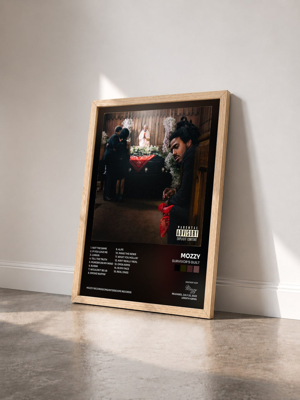 #bois Tableau de l'album Survivor's Guilt de Mozzy vu de trois quarts, cadre en bois brut