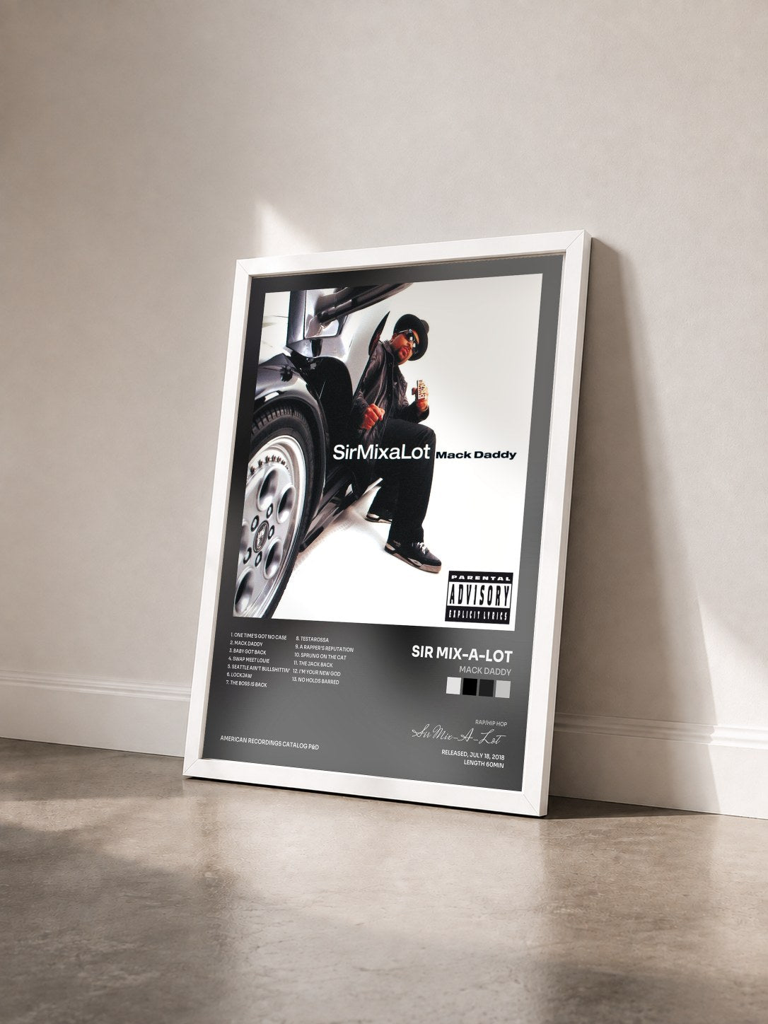 #blanc Tableau de l'album Mack Daddy de Sir Mix-A-Lot vu de trois quarts, cadre blanc