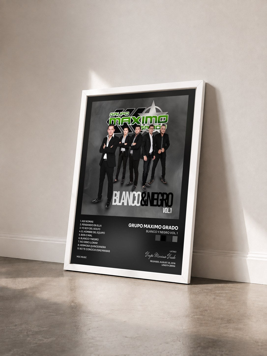 #blanc Tableau de l'album Blanco y Negro Vol. 1 de Grupo Maximo Grado vu de trois quarts, cadre blanc