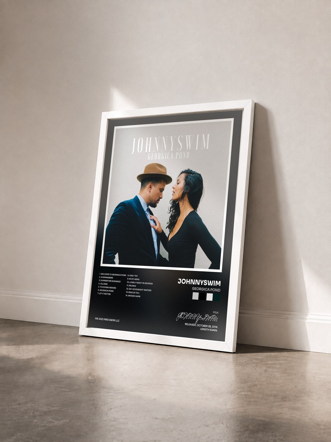 #blanc Tableau de l'album Georgica Pond de JOHNNYSWIM vu de trois quarts, cadre blanc
