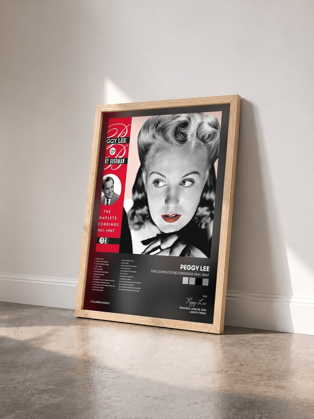 #bois Tableau de l'album The Complete Recordings 1941-1947 de Peggy Lee vu de trois quarts, cadre en bois brut