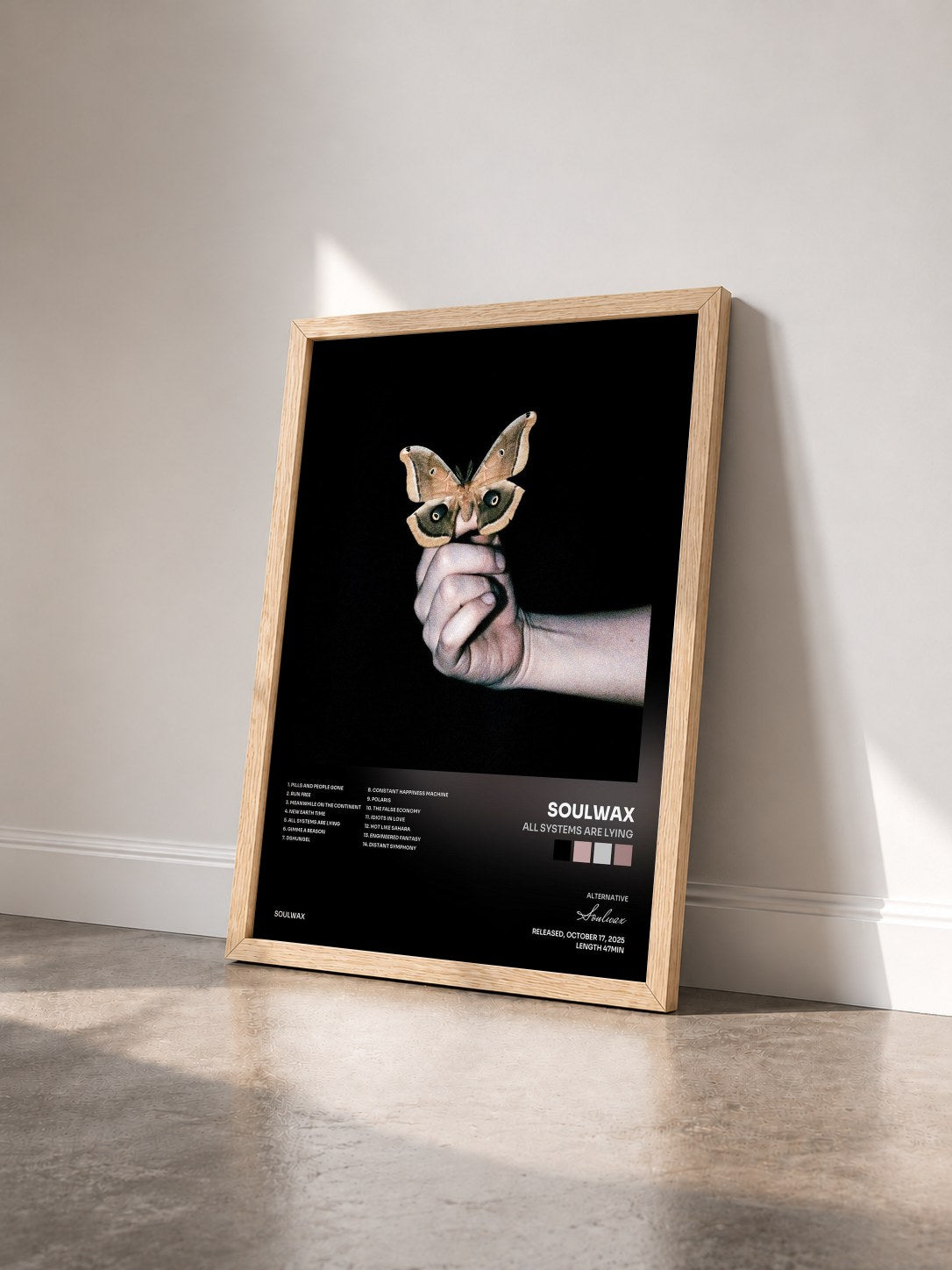 #bois Tableau de l'album All Systems Are Lying de Soulwax vu de trois quarts, cadre en bois brut