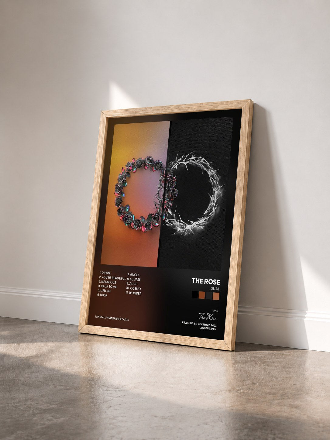 #bois Tableau de l'album DUAL de The Rose vu de trois quarts, cadre en bois brut