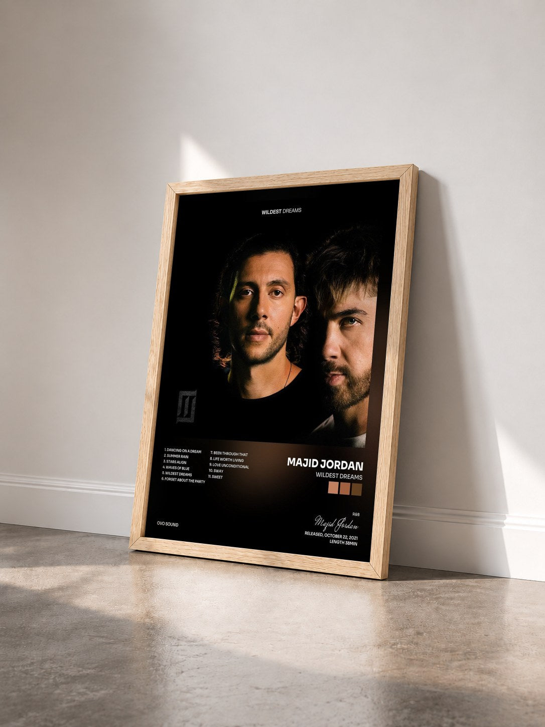 #bois Tableau de l'album Wildest Dreams de Majid Jordan vu de trois quarts, cadre en bois brut