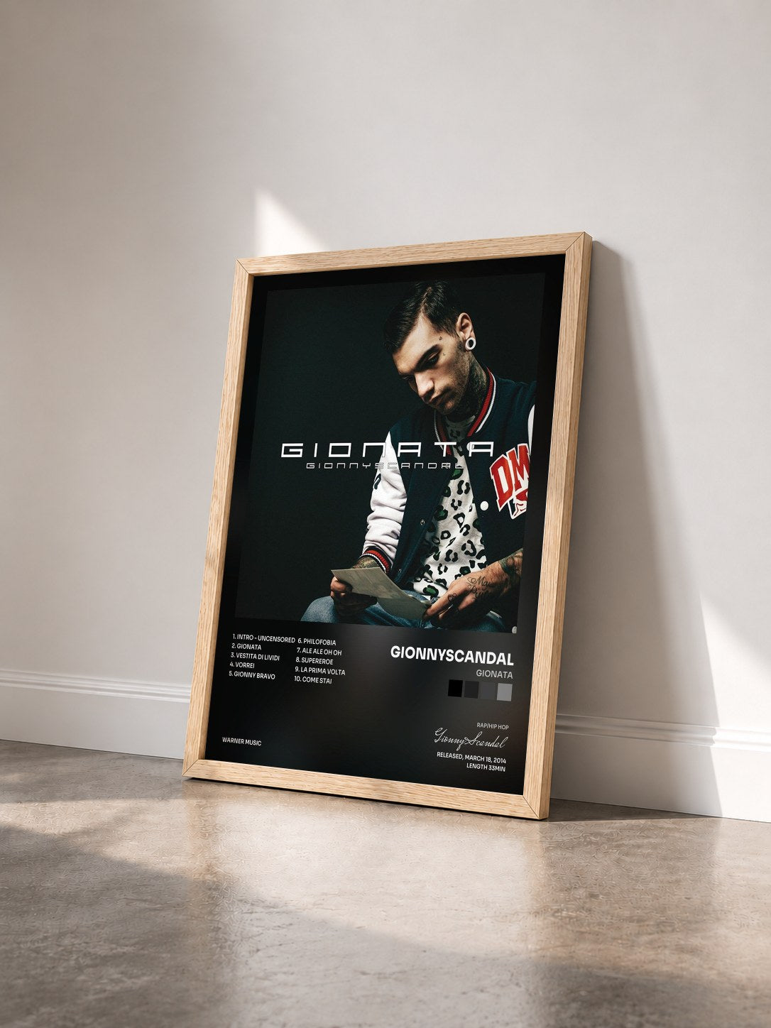 #bois Tableau de l'album Gionata de GionnyScandal vu de trois quarts, cadre en bois brut