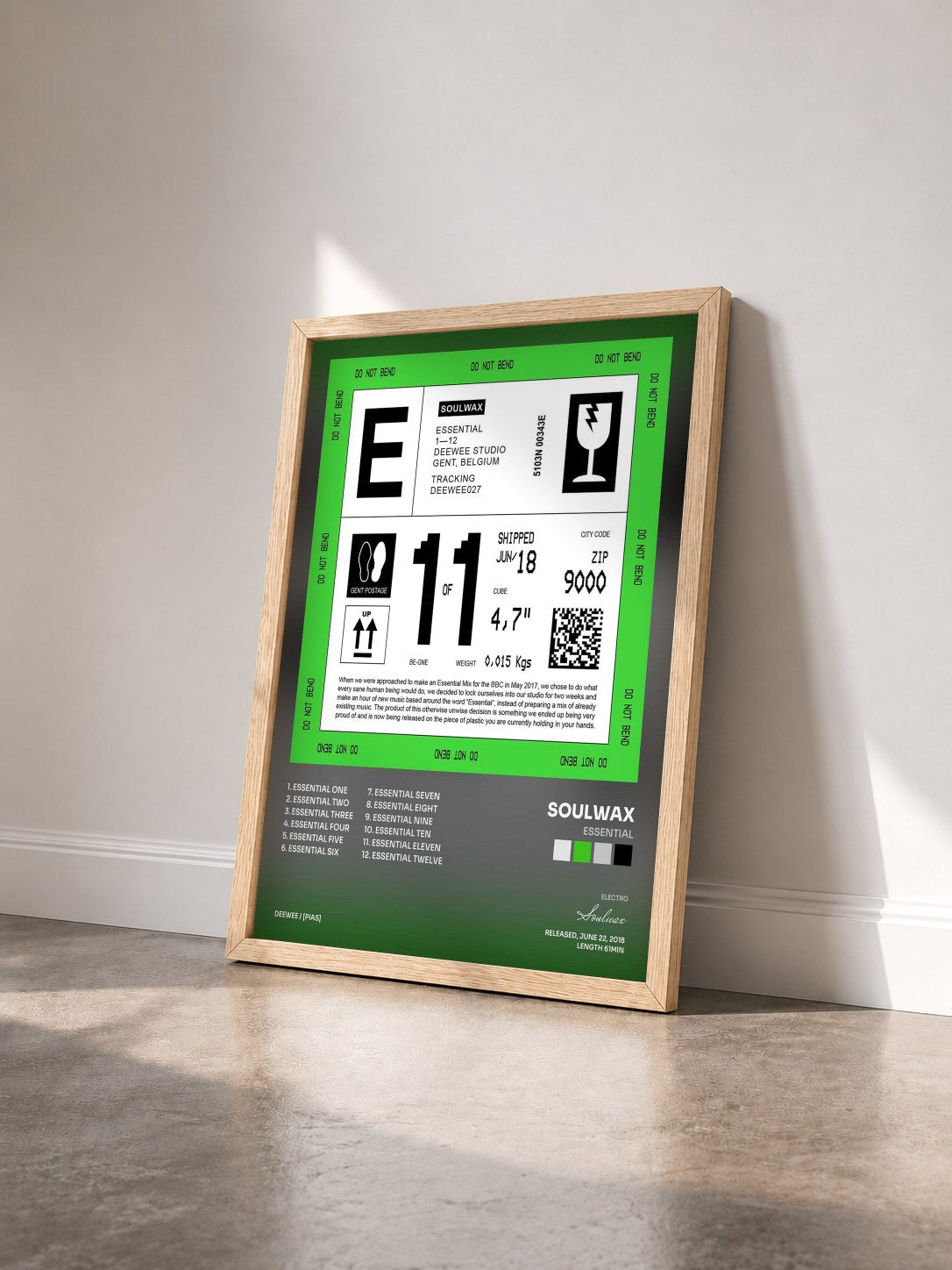 #bois Tableau de l'album ESSENTIAL de Soulwax vu de trois quarts, cadre en bois brut