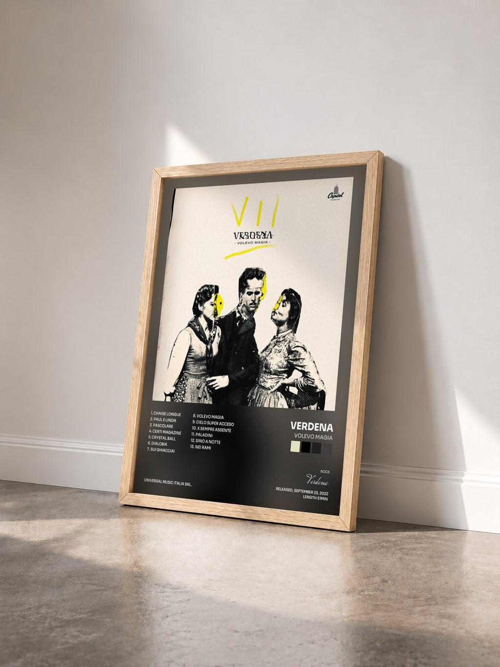 #bois Tableau de l'album Volevo Magia de Verdena vu de trois quarts, cadre en bois brut