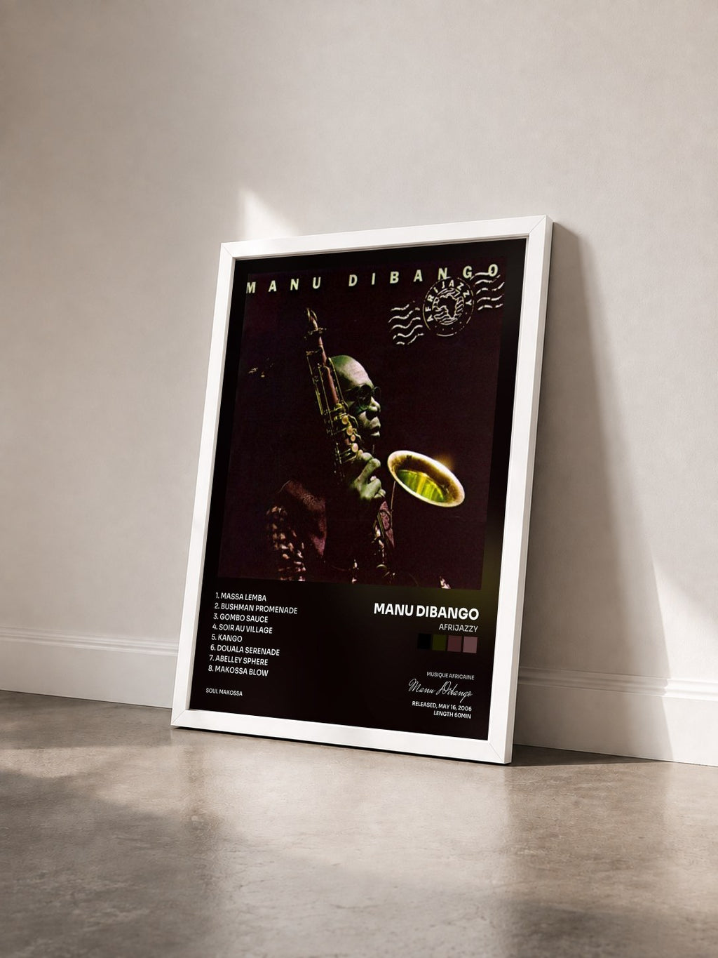 #blanc Tableau de l'album Afrijazzy de Manu Dibango vu de trois quarts, cadre blanc