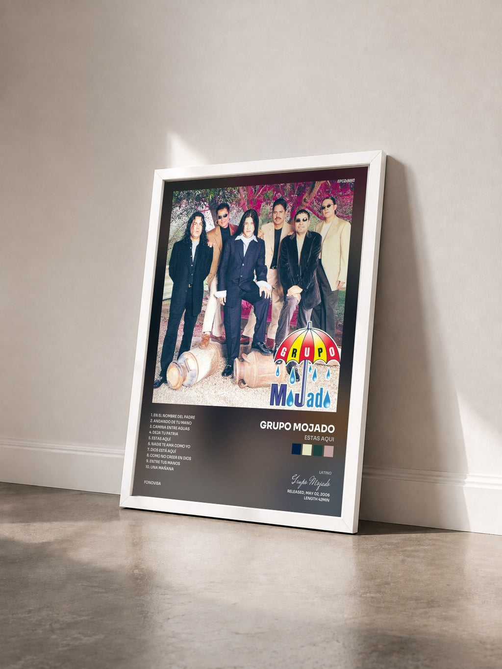 #blanc Tableau de l'album Estas Aqui de Grupo Mojado vu de trois quarts, cadre blanc