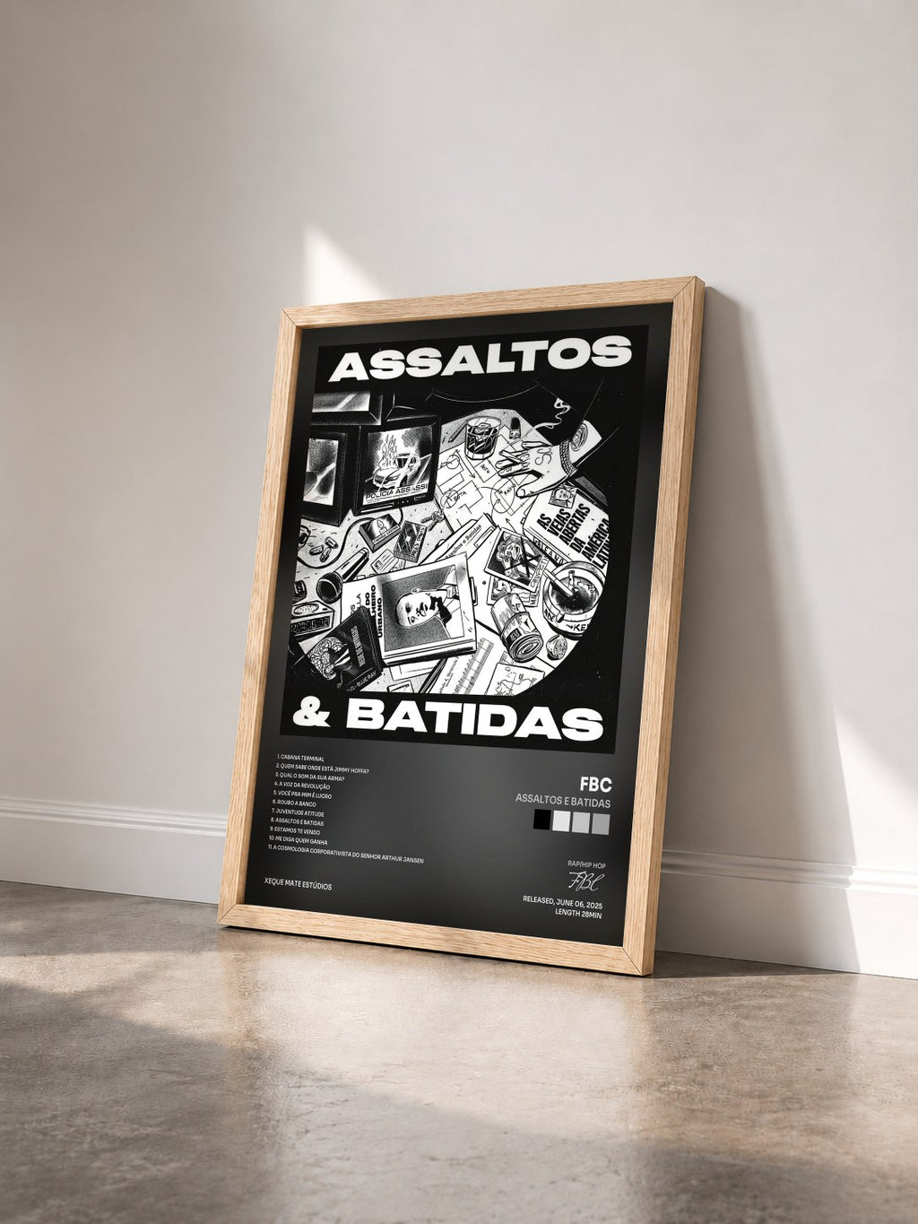 #bois Tableau de l'album ASSALTOS E BATIDAS de FBC vu de trois quarts, cadre en bois brut