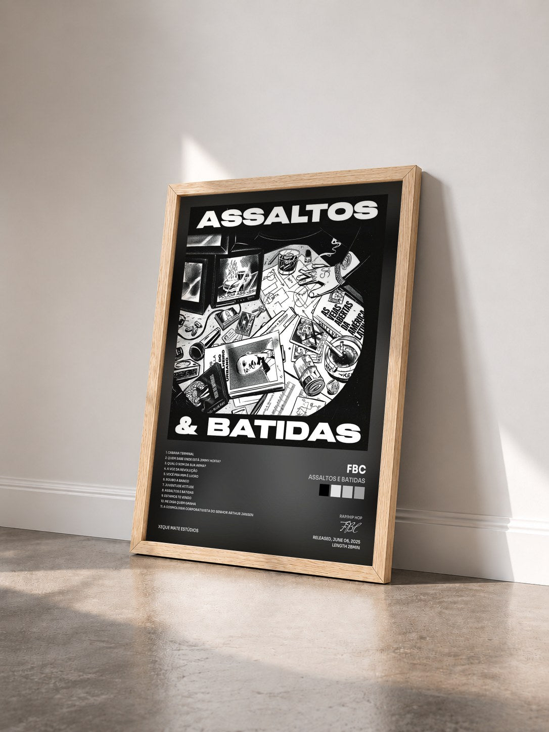 #bois Tableau de l'album ASSALTOS E BATIDAS de FBC vu de trois quarts, cadre en bois brut