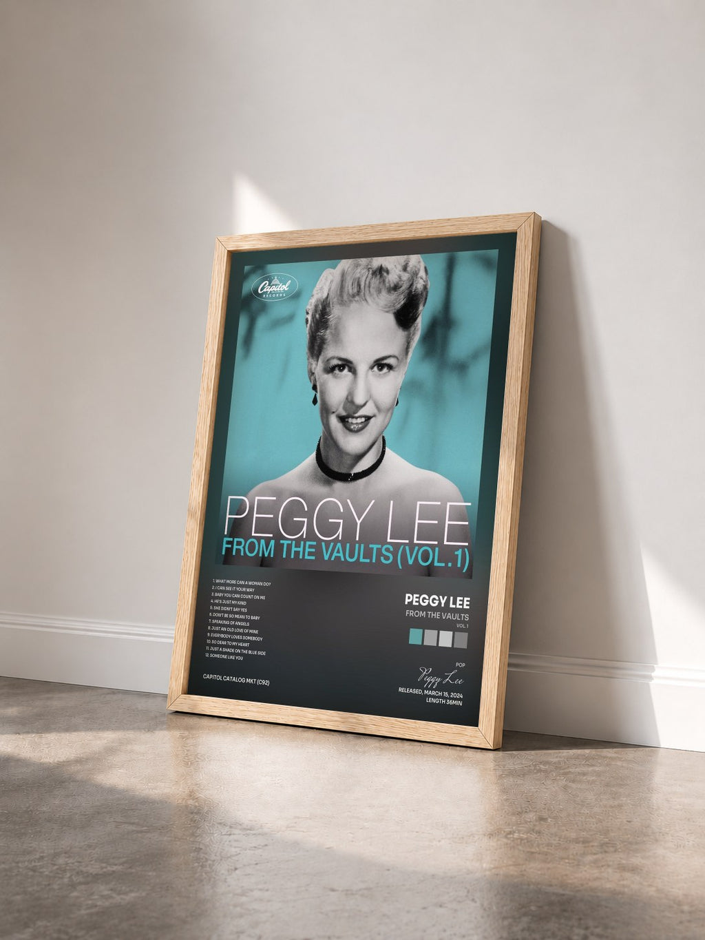 #bois Tableau de l'album From The Vaults (Vol. 1) de Peggy Lee vu de trois quarts, cadre en bois brut
