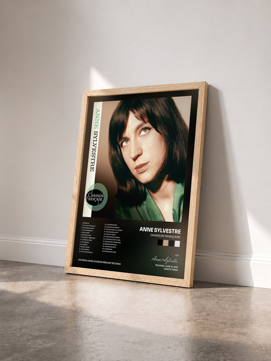 #bois Tableau de l'album Chanson française de Anne Sylvestre vu de trois quarts, cadre en bois brut