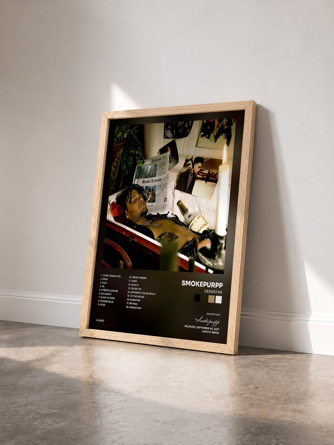 #bois Tableau de l'album Deadstar de Smokepurpp vu de trois quarts, cadre en bois brut