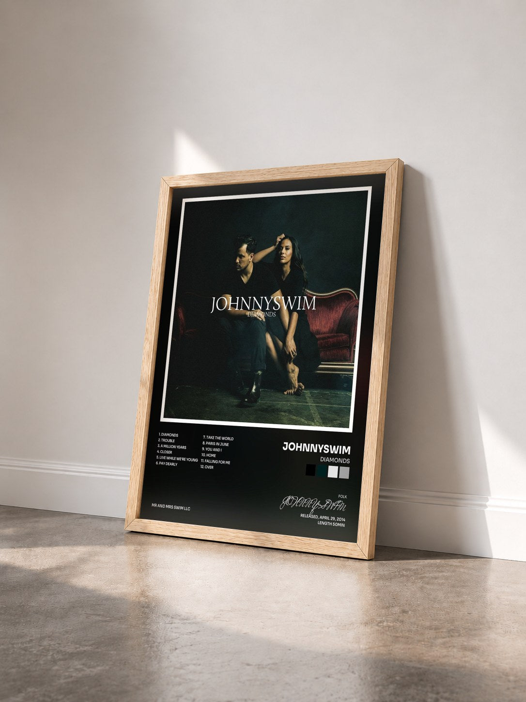 #bois Tableau de l'album Diamonds de JOHNNYSWIM vu de trois quarts, cadre en bois brut