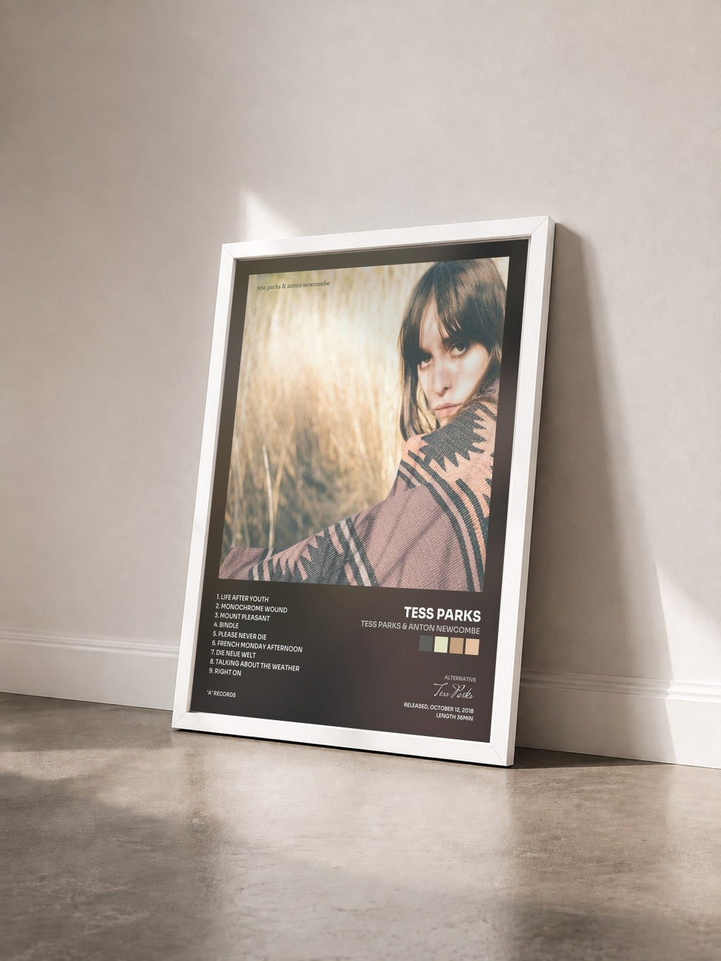 #blanc Tableau de l'album Tess Parks & Anton Newcombe de Tess Parks vu de trois quarts, cadre blanc