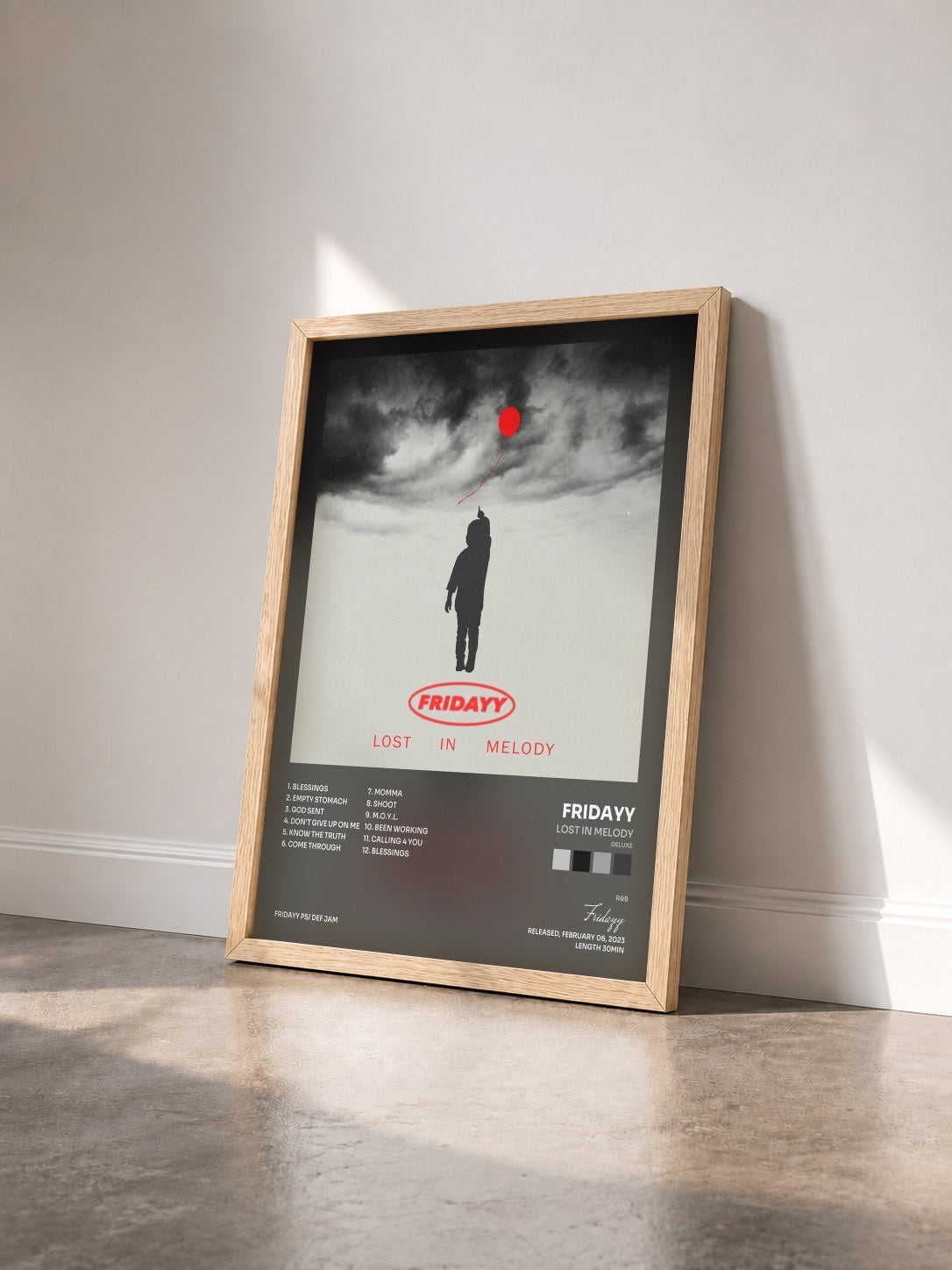 #bois Tableau de l'album Lost In Melody (Deluxe) de Fridayy vu de trois quarts, cadre en bois brut