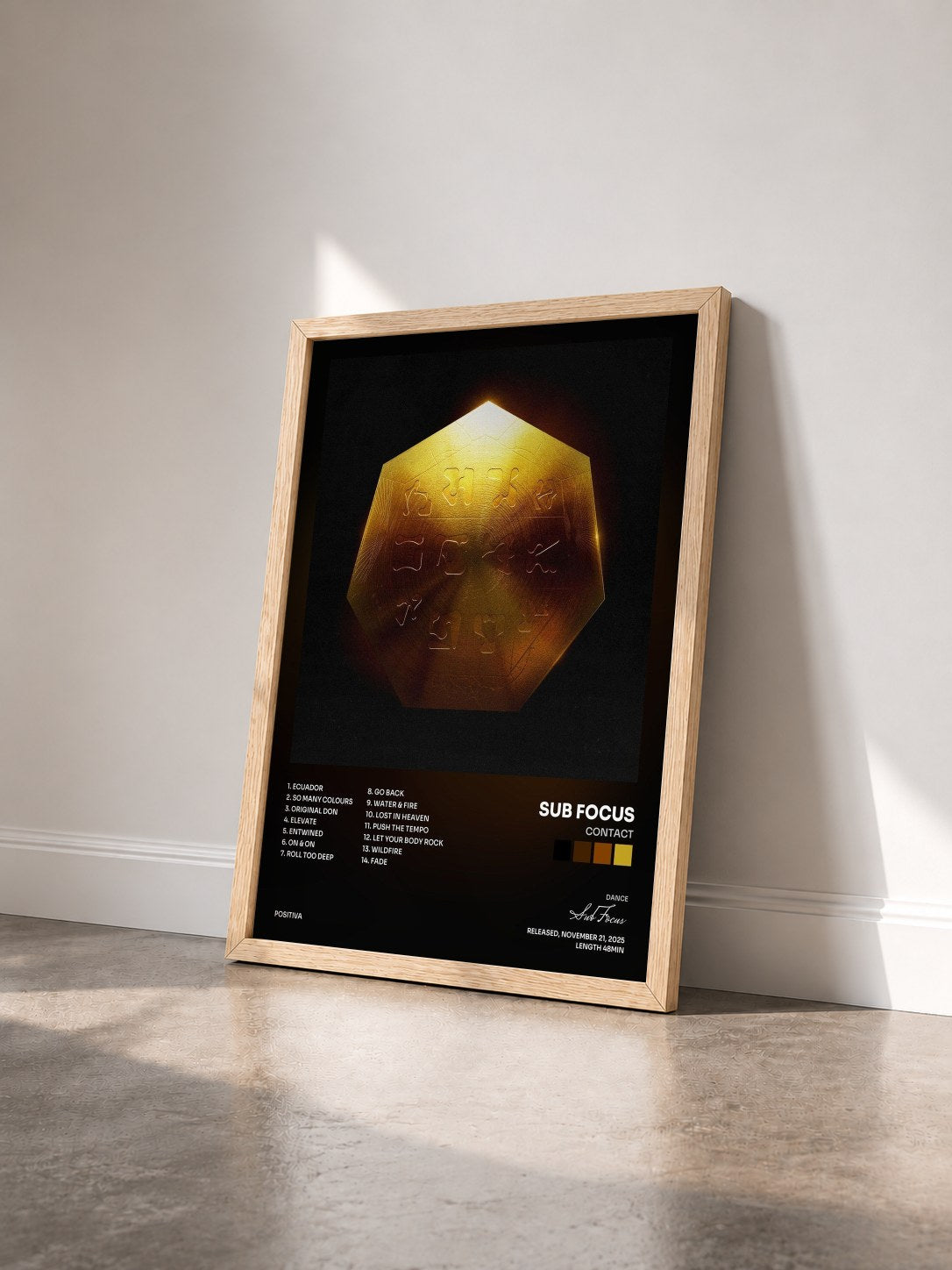 #bois Tableau de l'album Contact de Sub Focus vu de trois quarts, cadre en bois brut
