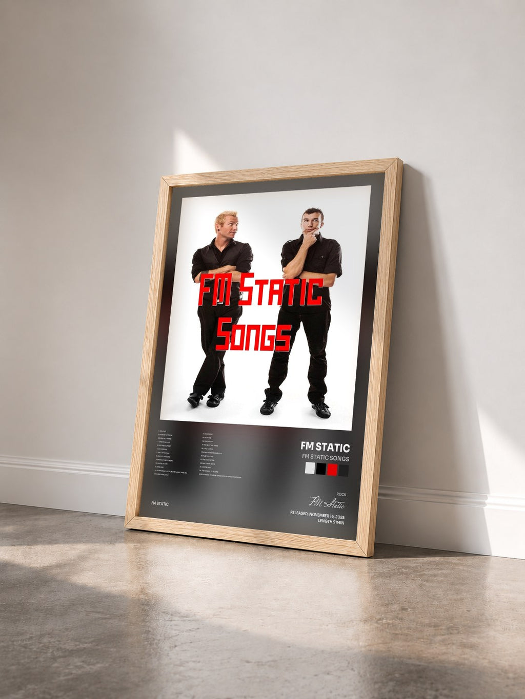 #bois Tableau de l'album FM Static Songs de FM Static vu de trois quarts, cadre en bois brut