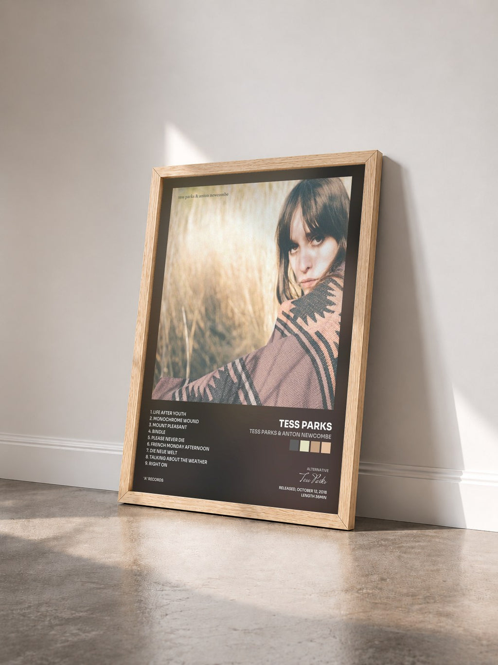 #bois Tableau de l'album Tess Parks & Anton Newcombe de Tess Parks vu de trois quarts, cadre en bois brut