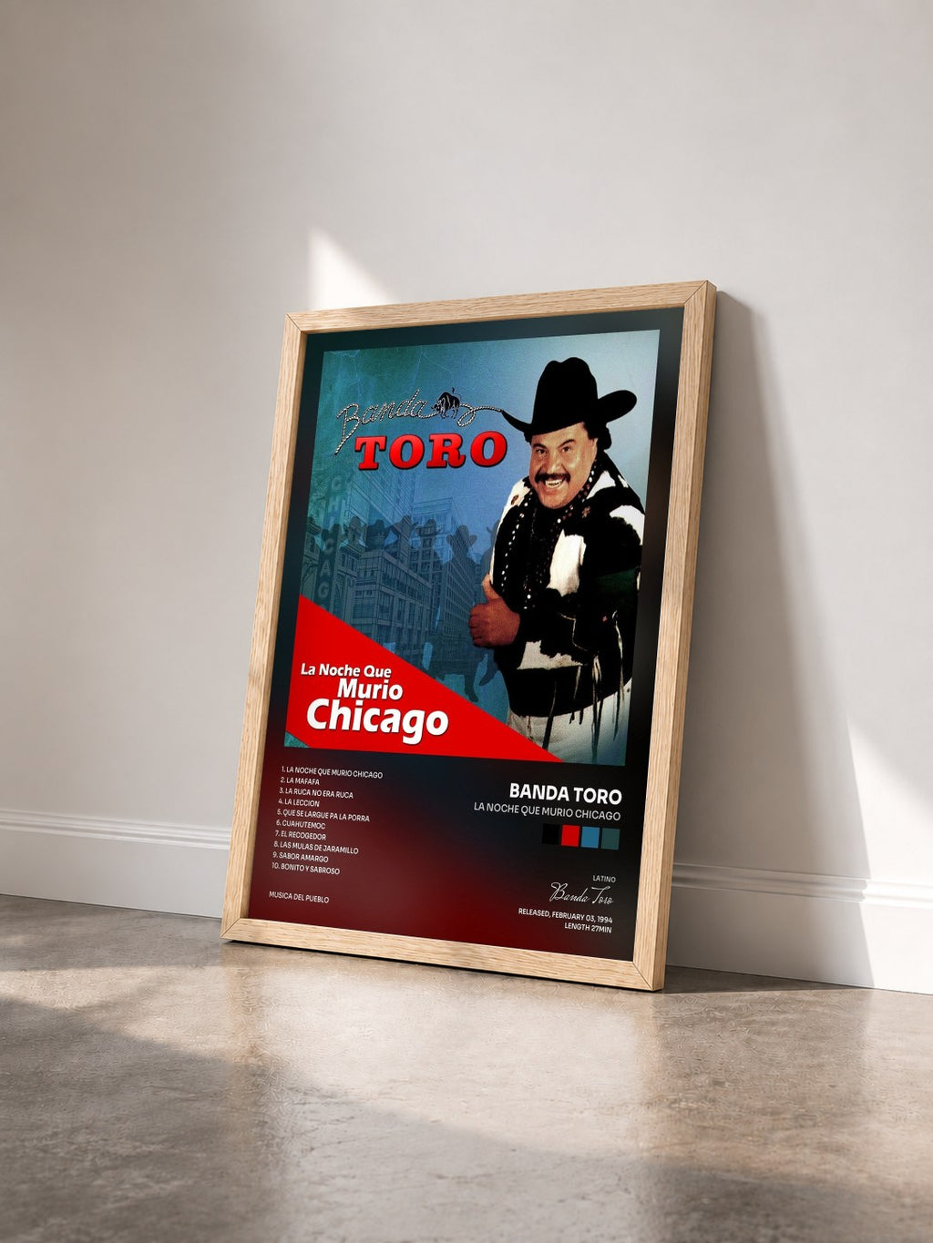 #bois Tableau de l'album La Noche Que Murio Chicago de Banda Toro vu de trois quarts, cadre en bois brut