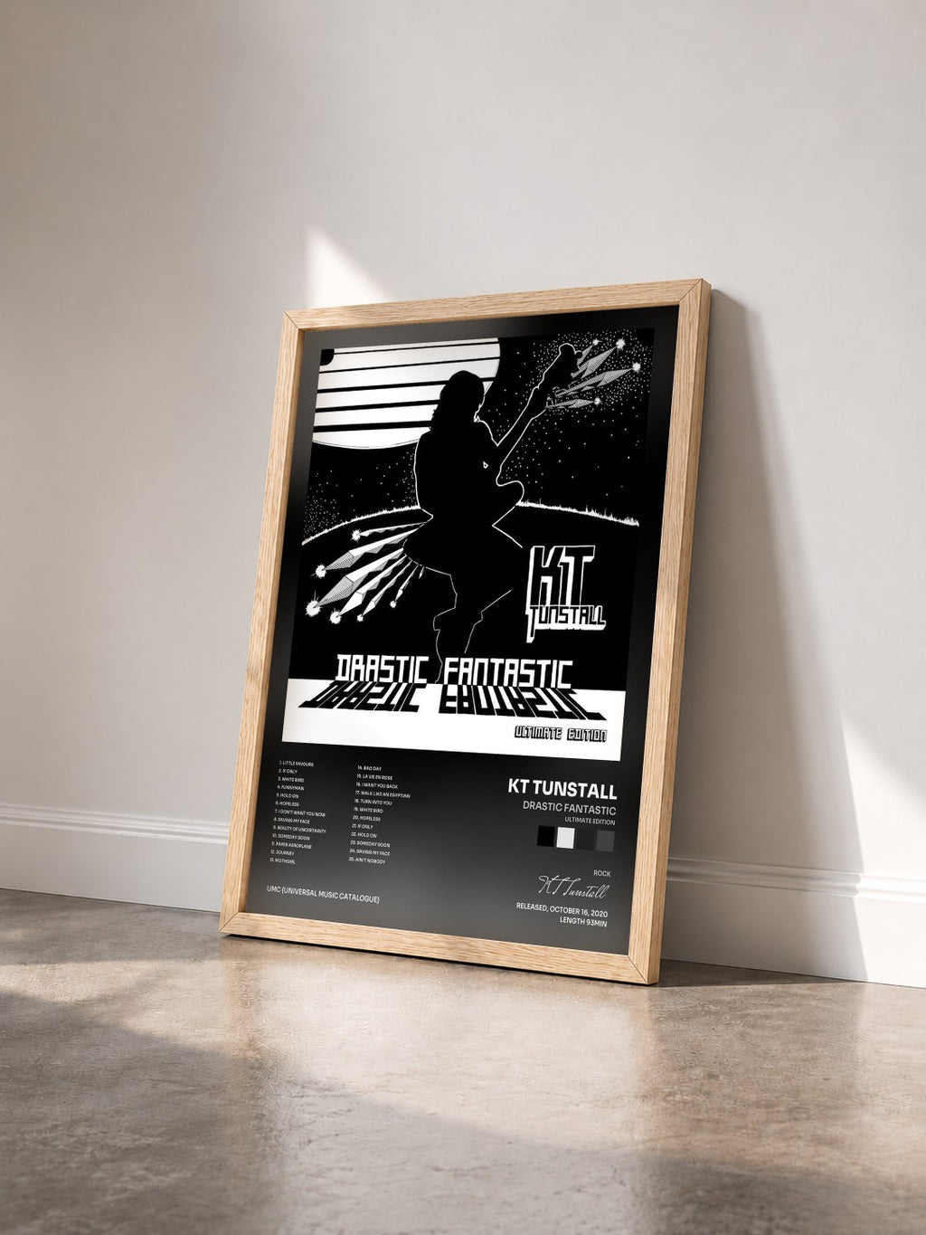 #bois Tableau de l'album Drastic Fantastic (Ultimate Edition) de KT Tunstall vu de trois quarts, cadre en bois brut